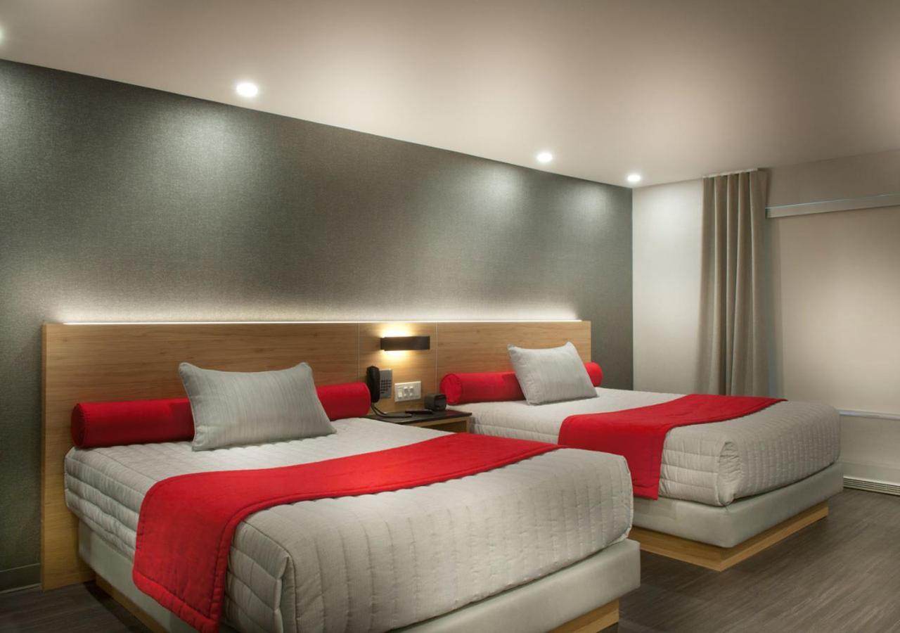 Ramada By Wyndham Laval Exterior foto
