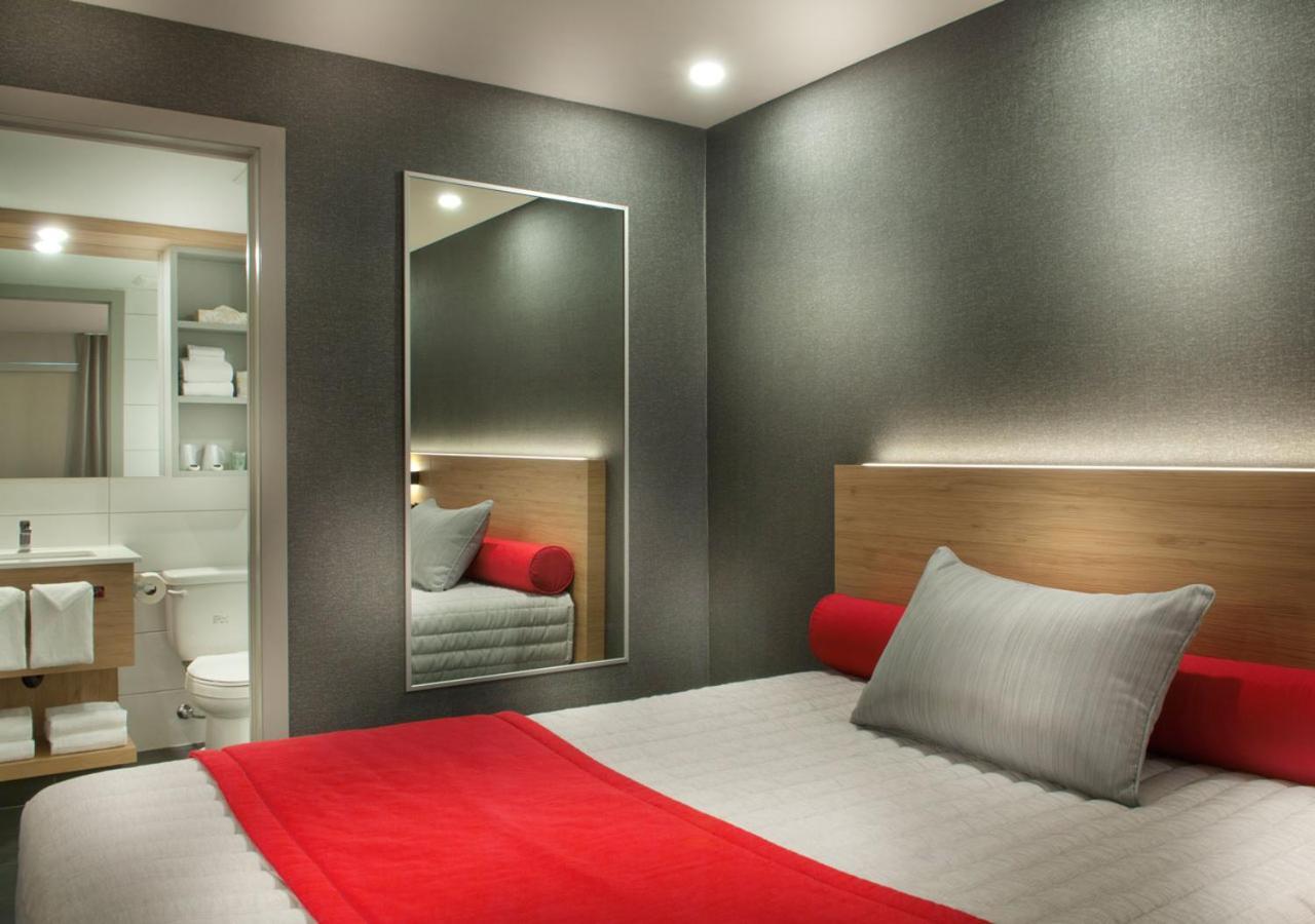 Ramada By Wyndham Laval Exterior foto