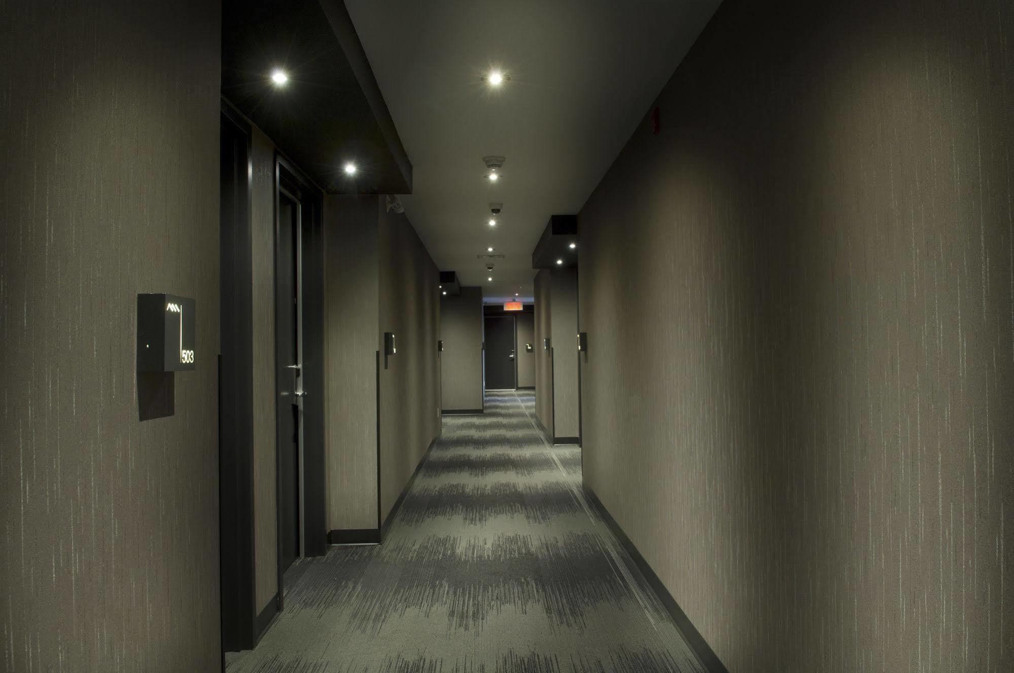 Ramada By Wyndham Laval Exterior foto